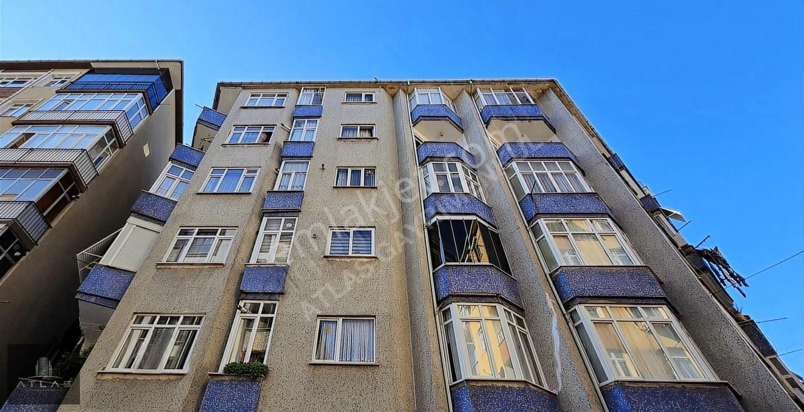 Bahçelievler Soğanlı Satılık Daire Atlas'tan, İlhan Sokak'ta, İski Karşısında, 3+1/120m2 Daire!!