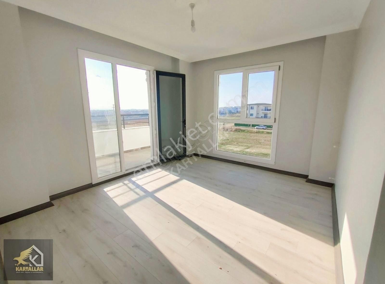 Kartallar'dan Beyaz Köşk 4+1 Büyük Bahçeli Şık Ve Kaliteli Villa - Görsel 34