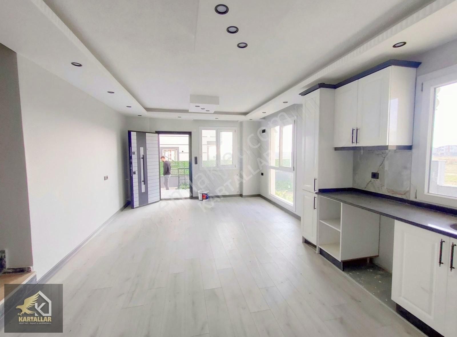 Kartallar'dan Beyaz Köşk 4+1 Büyük Bahçeli Şık Ve Kaliteli Villa - Görsel 32