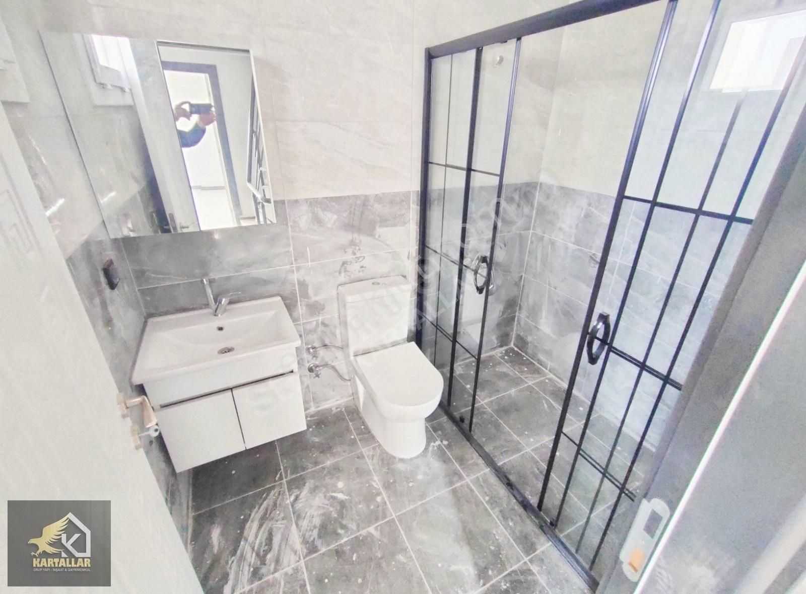 Kartallar'dan Beyaz Köşk 4+1 Büyük Bahçeli Şık Ve Kaliteli Villa - Görsel 33