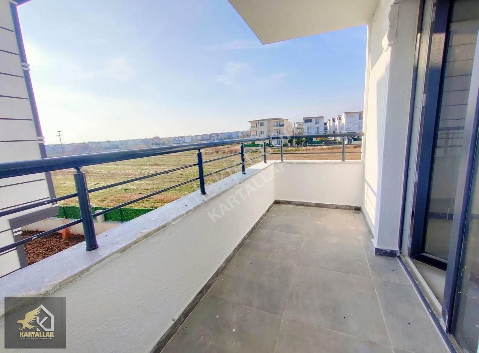 Kartallar'dan Beyaz Köşk 4+1 Büyük Bahçeli Şık Ve Kaliteli Villa - Görsel 22