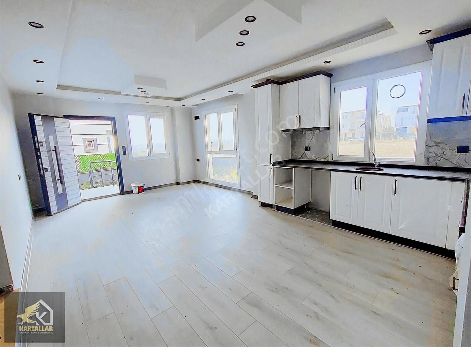 Kartallar'dan Beyaz Köşk 4+1 Büyük Bahçeli Şık Ve Kaliteli Villa - Görsel 29