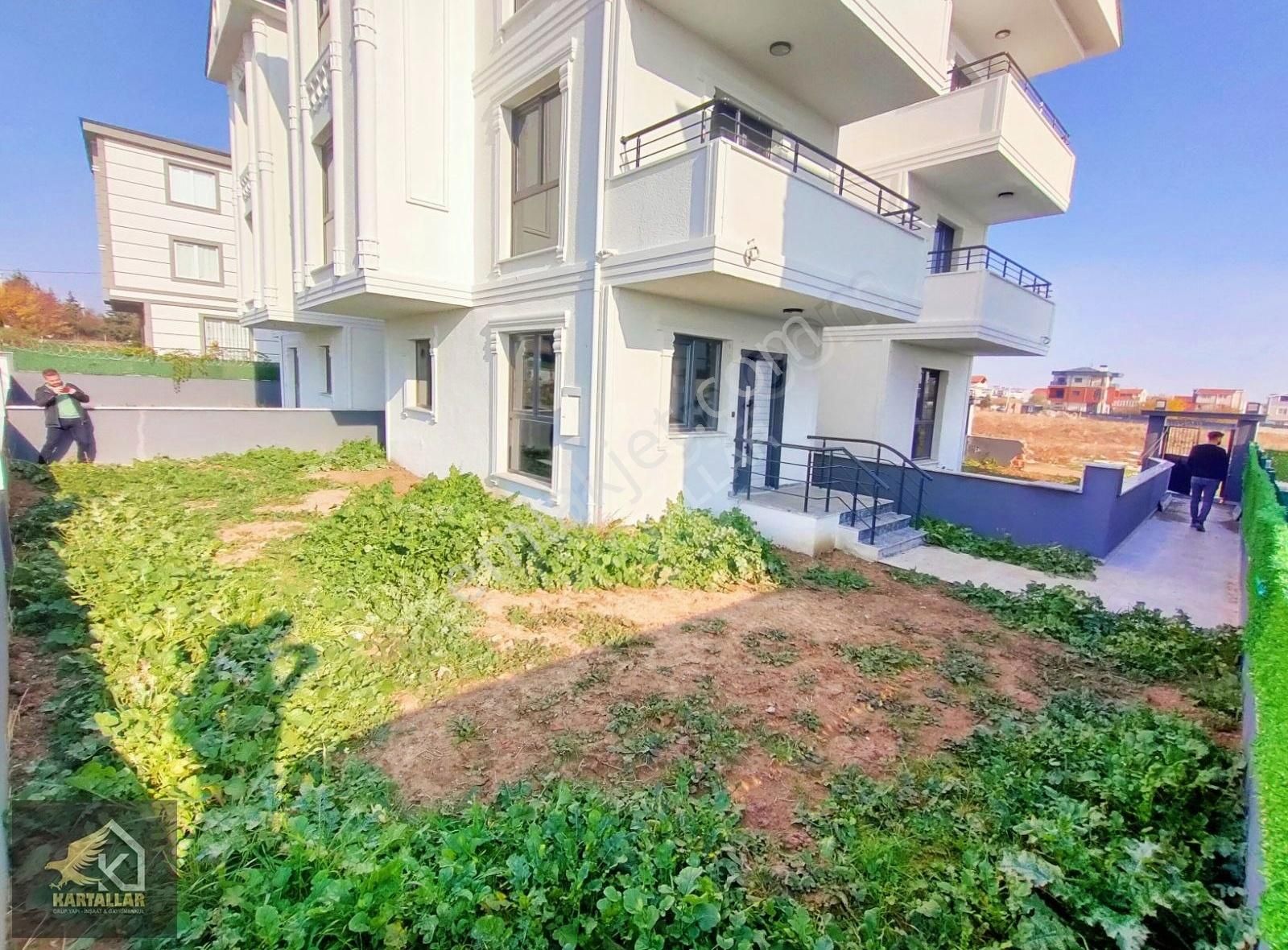 Kartallar'dan Beyaz Köşk 4+1 Büyük Bahçeli Şık Ve Kaliteli Villa - Görsel 14
