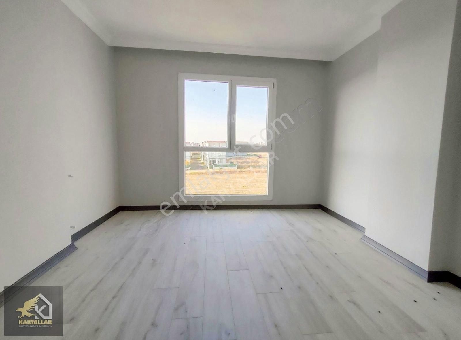 Kartallar'dan Beyaz Köşk 4+1 Büyük Bahçeli Şık Ve Kaliteli Villa - Görsel 6