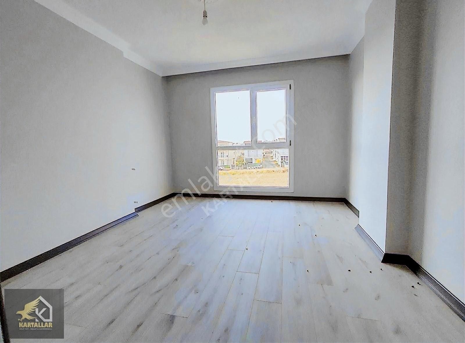 Kartallar'dan Beyaz Köşk 4+1 Büyük Bahçeli Şık Ve Kaliteli Villa - Görsel 5