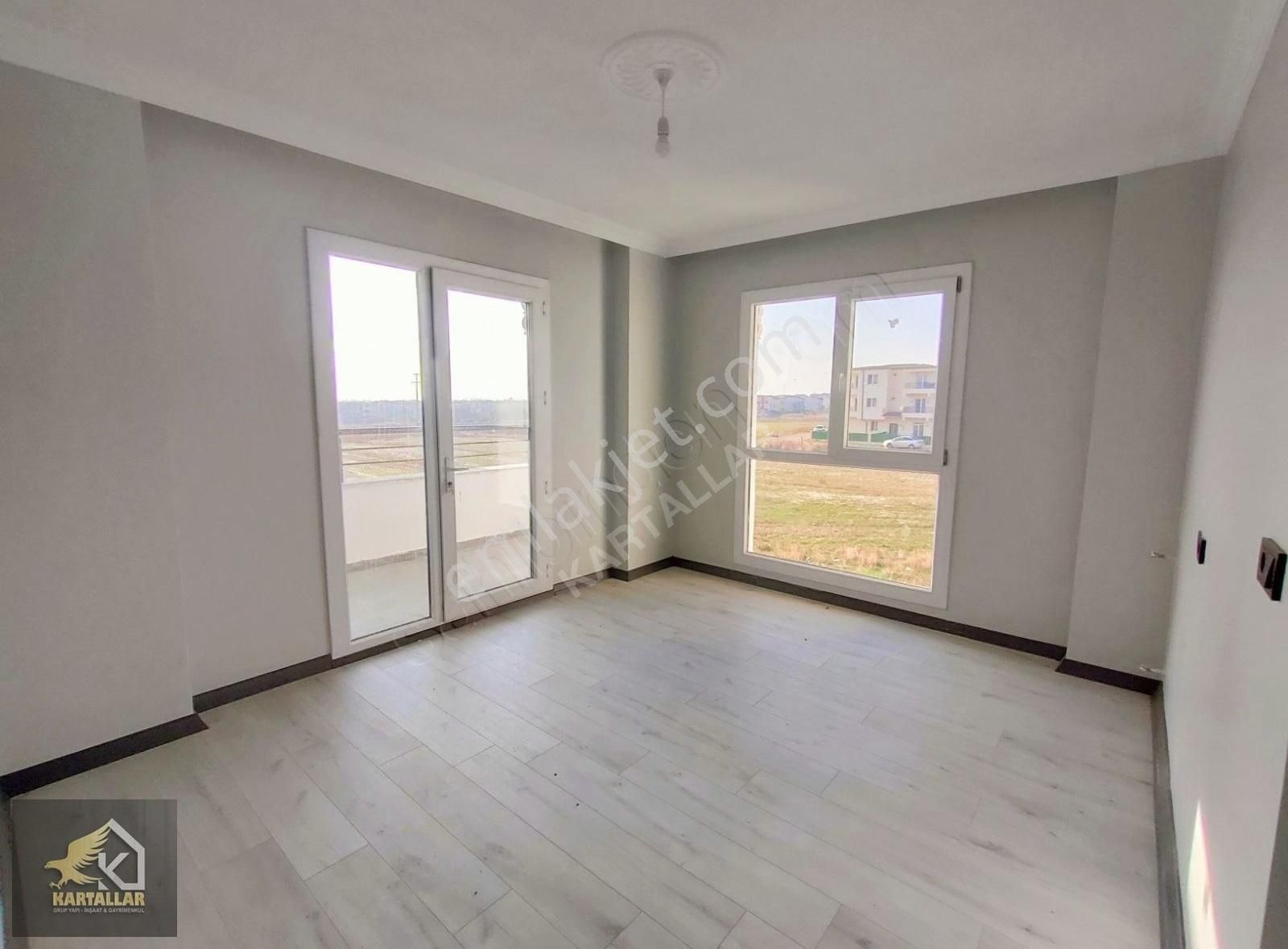 Kartallar'dan Beyaz Köşk 4+1 Büyük Bahçeli Şık Ve Kaliteli Villa - Görsel 15