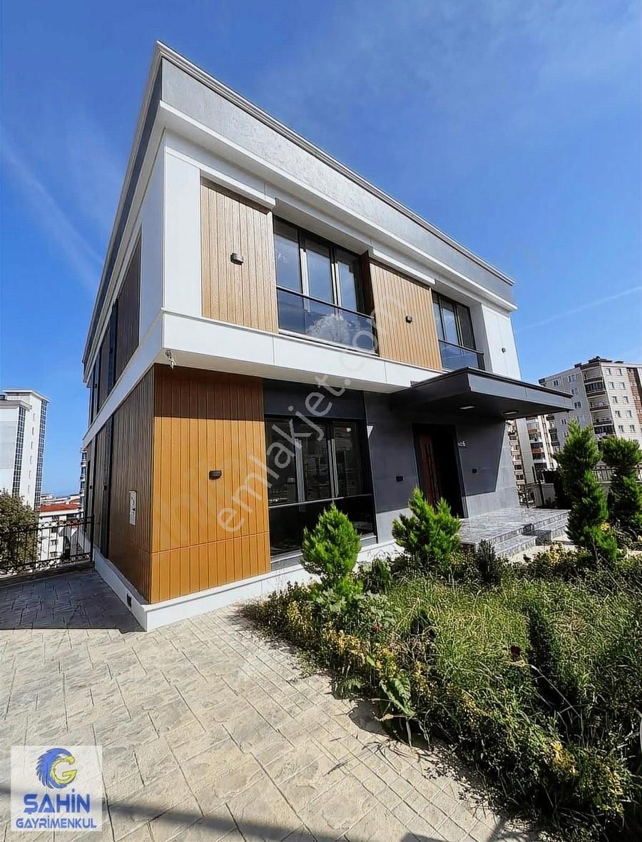 Atakum Alanlı Satılık Villa Atakum Alanlıda 6+2 Satılık Ultra Lüks Triplex Villa