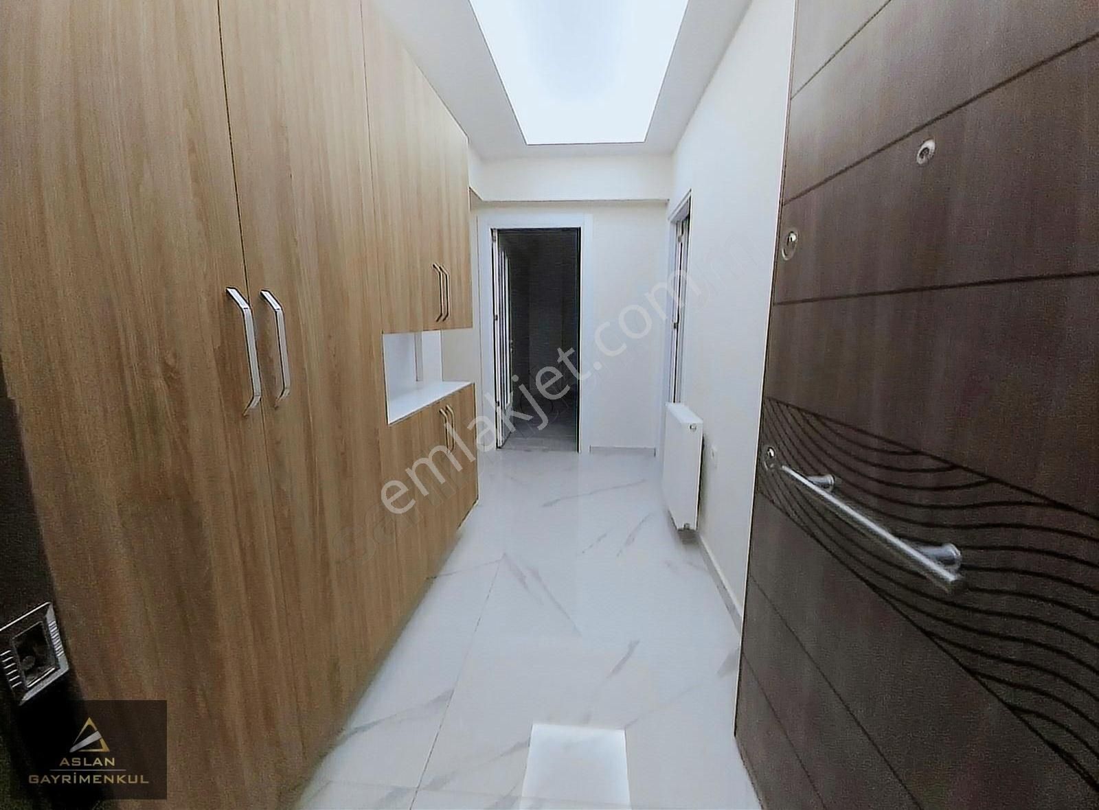 Karşıyaka Örnekköy Kiralık Daire Karşıyaka Yeni Girne Ve Pazar Yakını 102 M2 Kiralık2+1 Yeni Bina