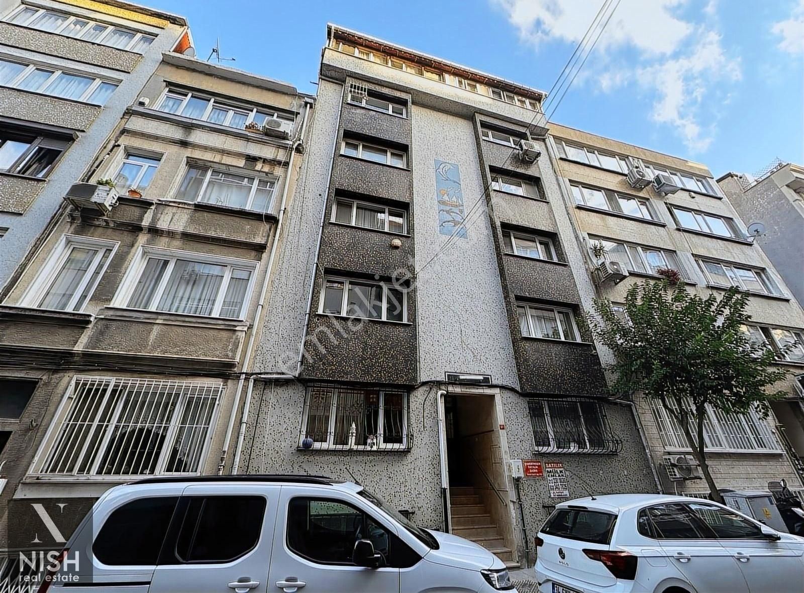 Şişli Bozkurt Satılık Daire Şişli Eşref Efendi Sokak Metroya Yakın Satılık 2+1 Daire