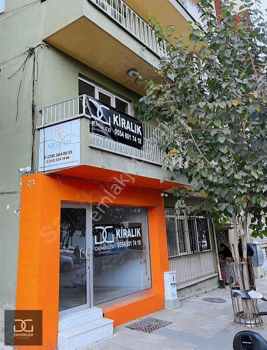 Merkezefendi Sırakapılar Kiralık Dükkan & Mağaza Sırakapılar'da Cadde Üzeri Kiralık Dükkan