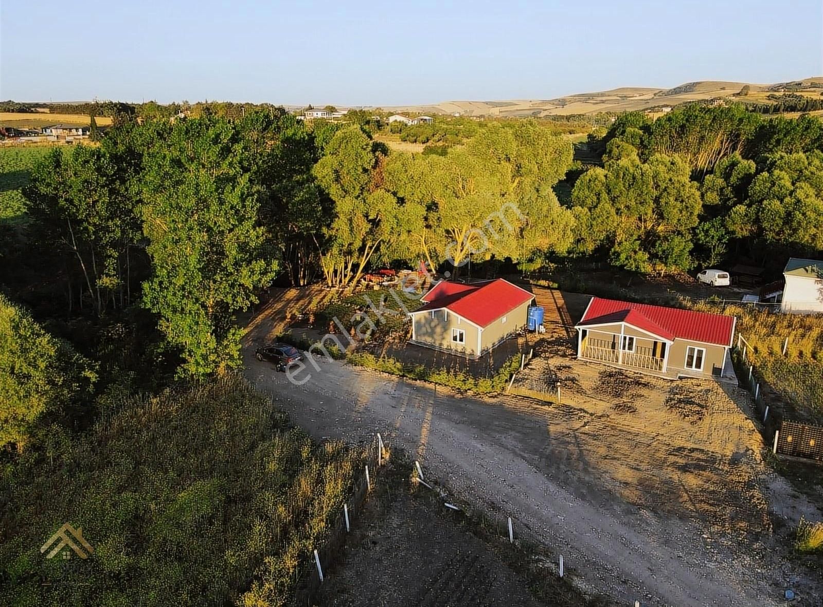 Çatalca Ovayenice Satılık Tarla Çatalca Ovayenicede 570 Metre İçinde 2 Müstakil Yazlık Olan Arsa