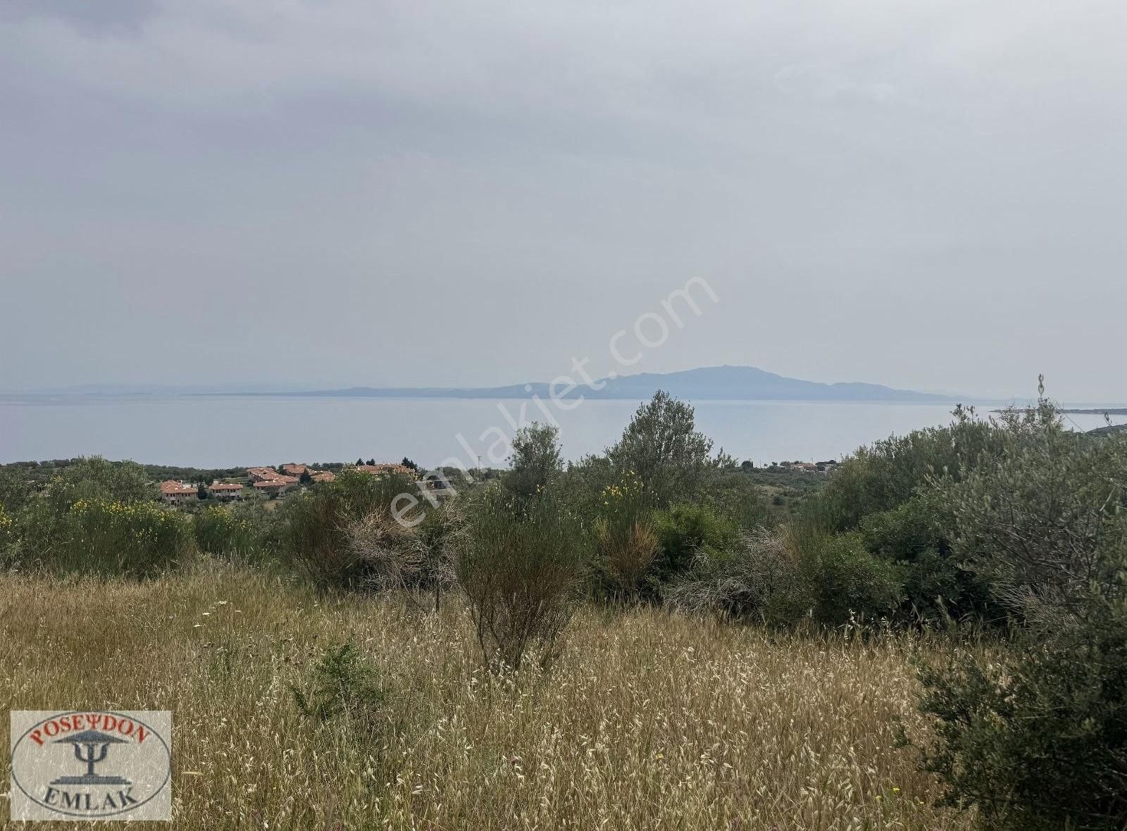 Ayvacık Kozlu Köyü (Sahil) Satılık Tarla Ayvacık Kozlu Köyünde 24350 M2 Midiili Manzaralı Satılık Tarla