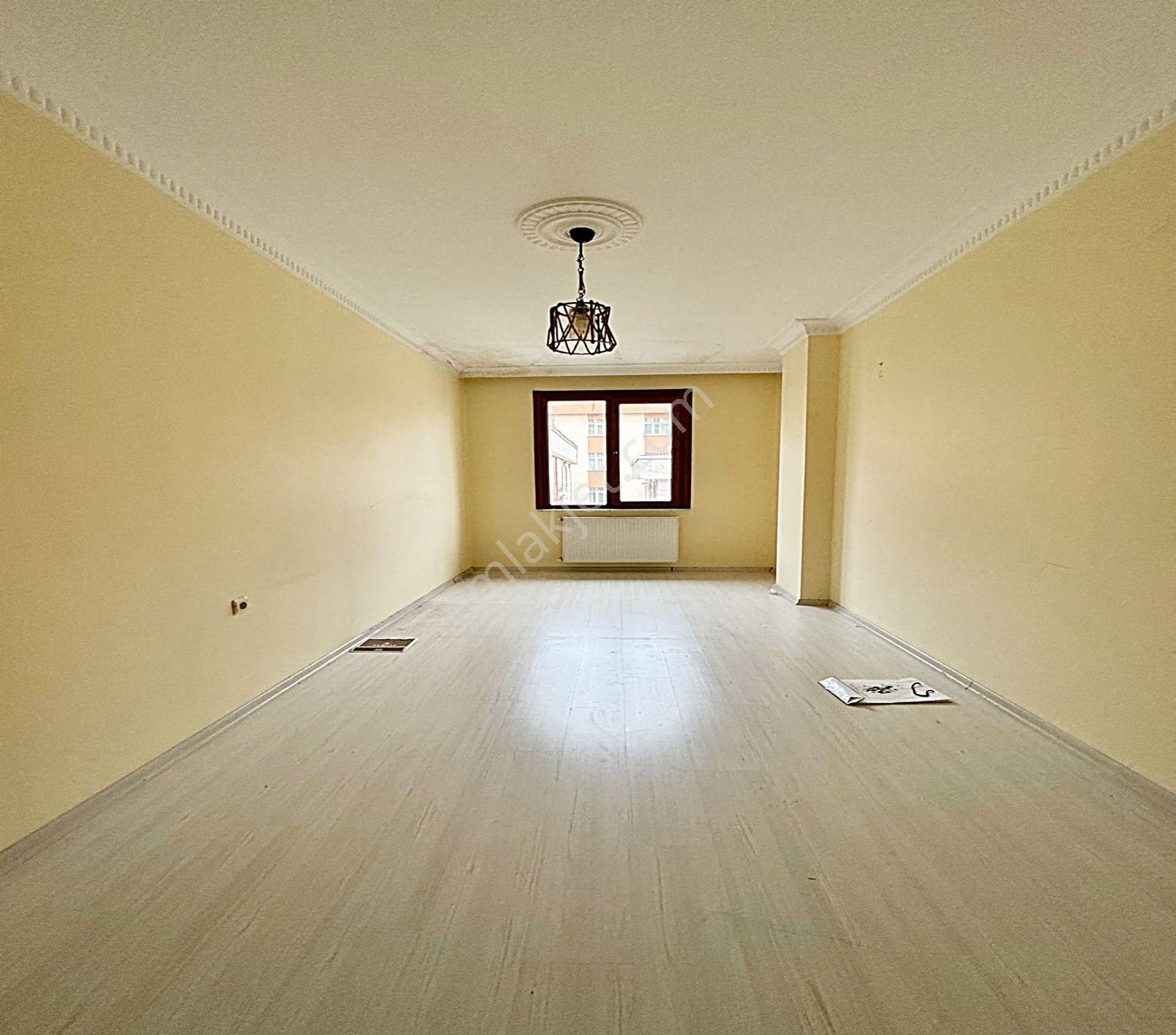 Esenyurt Güzelyurt Satılık Daire Güzelyurt'ta 170 M2 Teraslı 3+2 Satılık Dubleks Daire