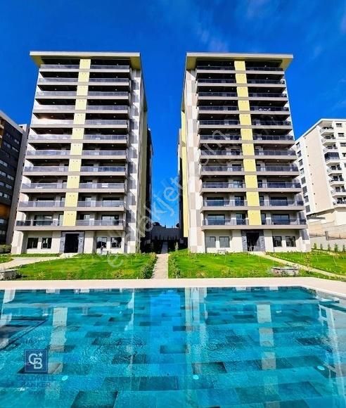 Merkezefendi Şemikler Kiralık Daire Yeşilpark Evleri'nde 185 M² Havuz Cepheli 3+1 Kiralık Daire