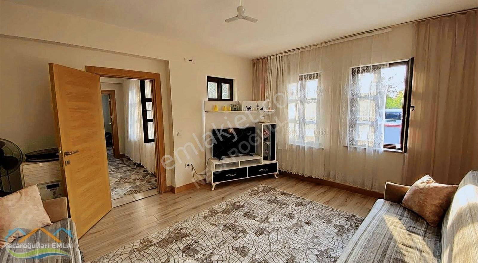 Necaroğullarından Merkezi Konumda Fırsat 2+1 Villa - Görsel 3