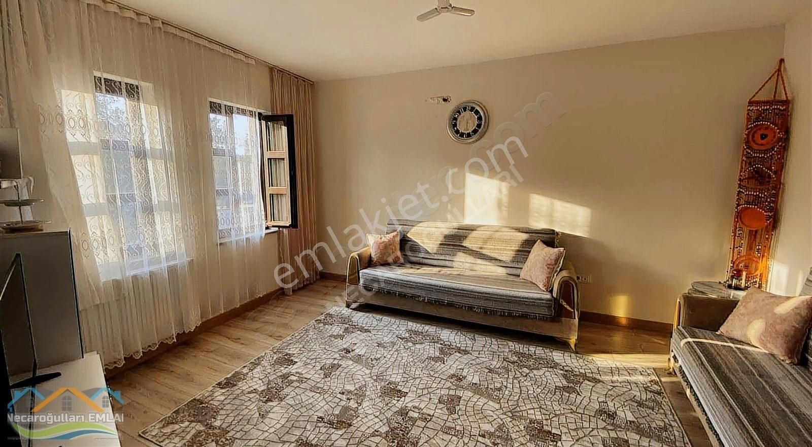 Necaroğullarından Merkezi Konumda Fırsat 2+1 Villa - Görsel 5