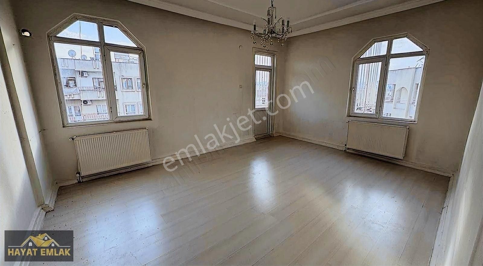 Haliliye Selahaddin Eyyübi Kiralık Daire Hayat Emlak'tan Kiralık 3+1 Doğalgazlı Temiz Bakımlı Cadde Üzeri