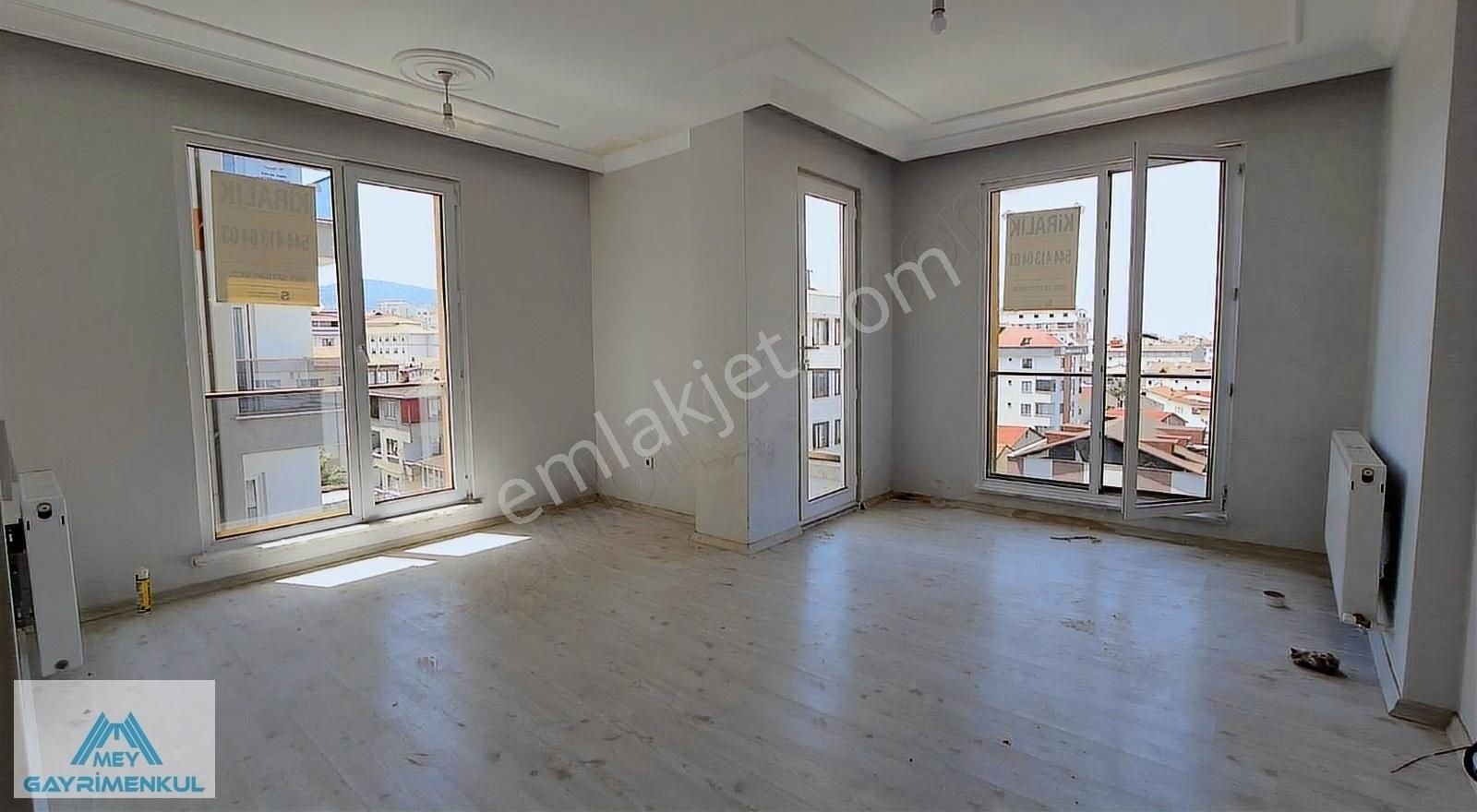 Sultanbeyli Akşemsettin Satılık Daire Cadde Üzeri Satılık 3+1 Daire