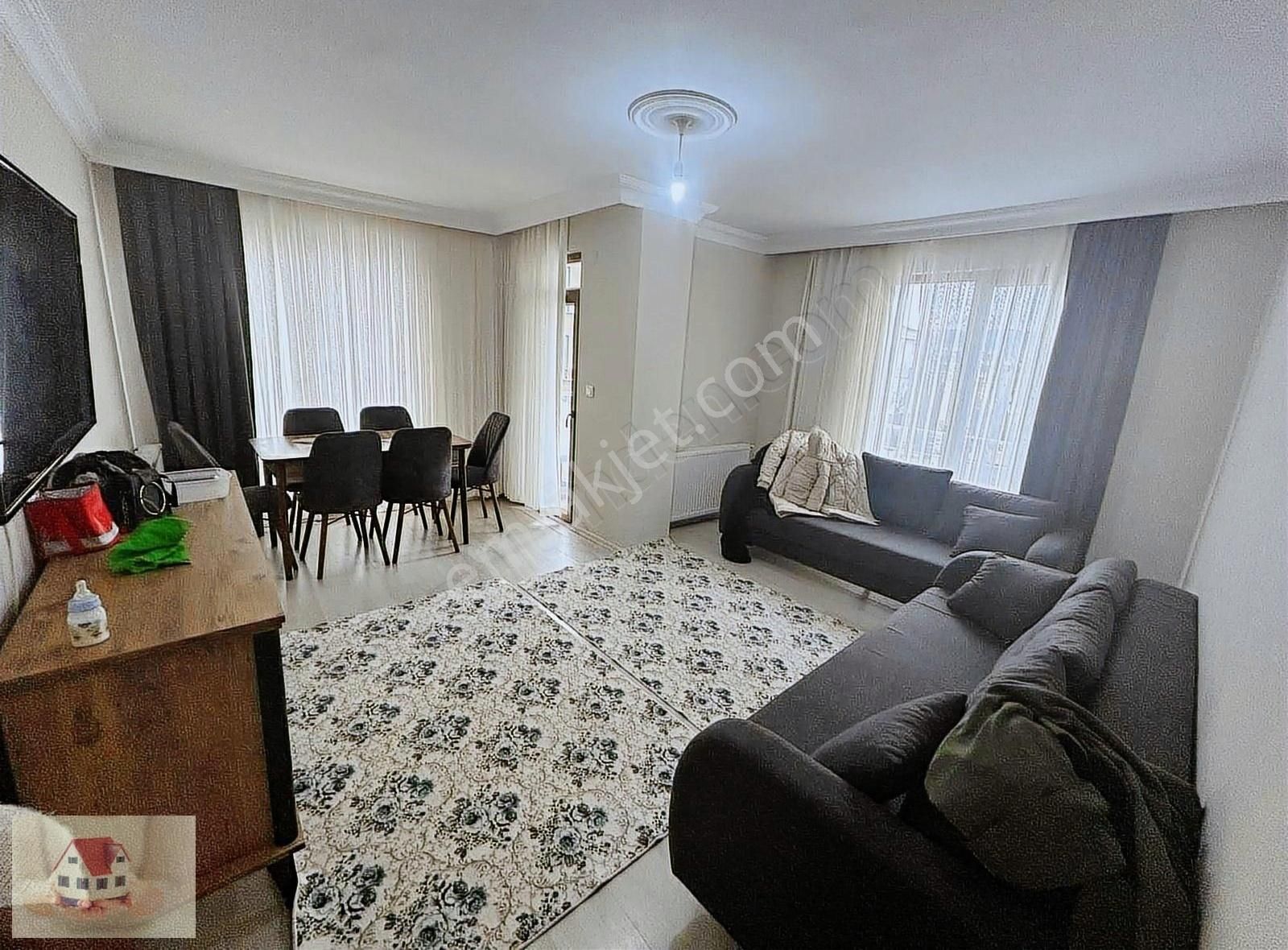 Çekmeköy Merkez Kiralık Daire Çekmeköy Merkez Mahallesin'de Kiralık 1.kat Balkonlu Daire