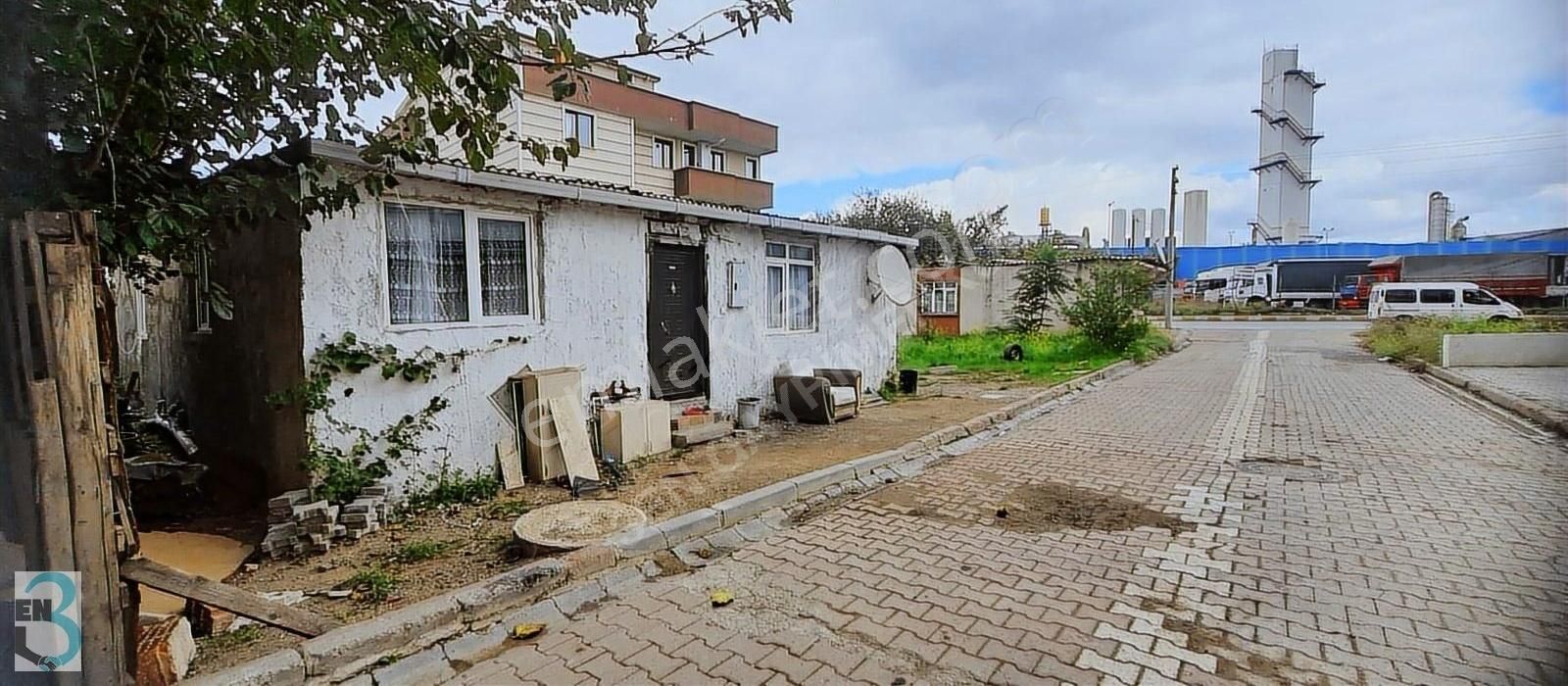 Darıca Emek Satılık Konut İmarlı Darıca Emek Mah. Marmaraya Yakın 189m2 Satılık 2 Ev Ve Arsa