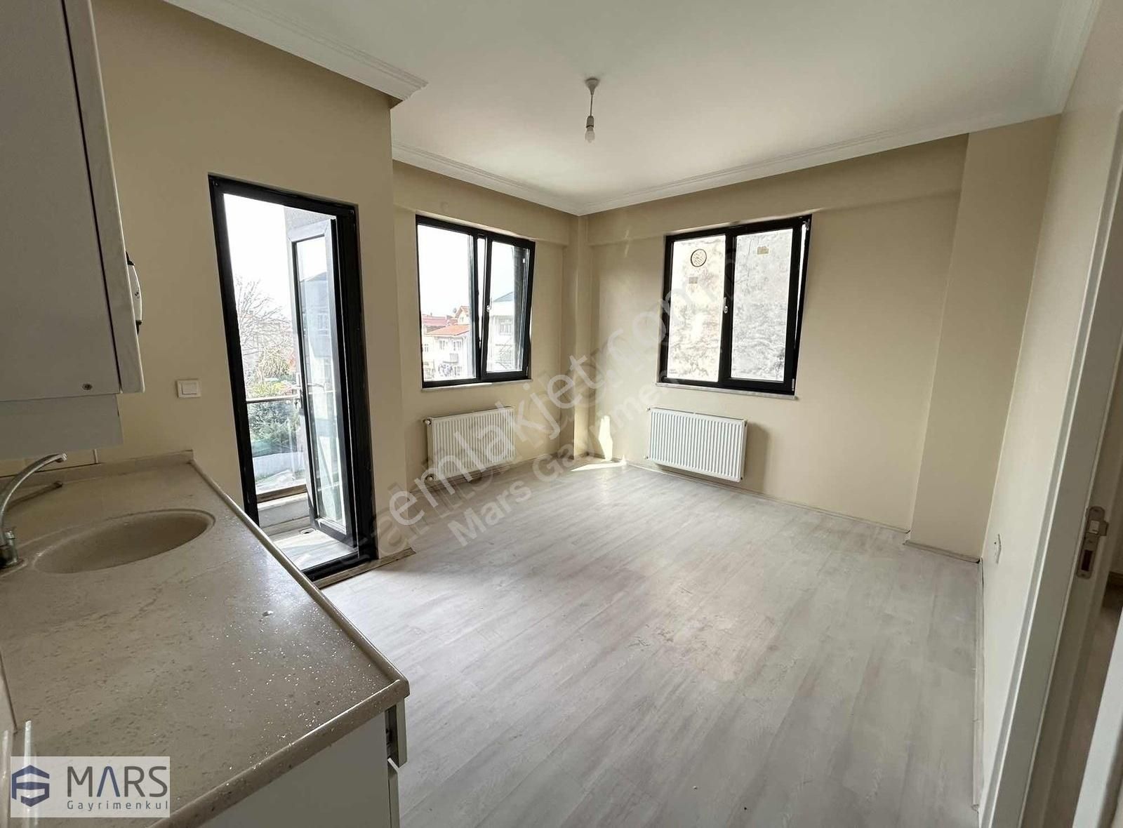 Adapazarı Yeni Cami Kiralık Daire Seah Hastane Yakını, Merkezi Konum, Eşyasız, 1+1 Daire