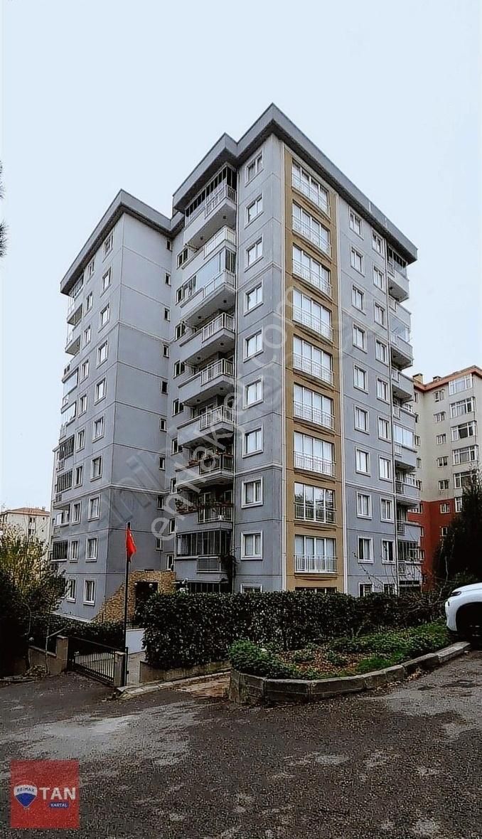 Kartal Uğur Mumcu Satılık Daire Kartal Uğur Mumcu Mh Boş-ebebeyn Banyolu-giyinme Odalı 3+1 Daire