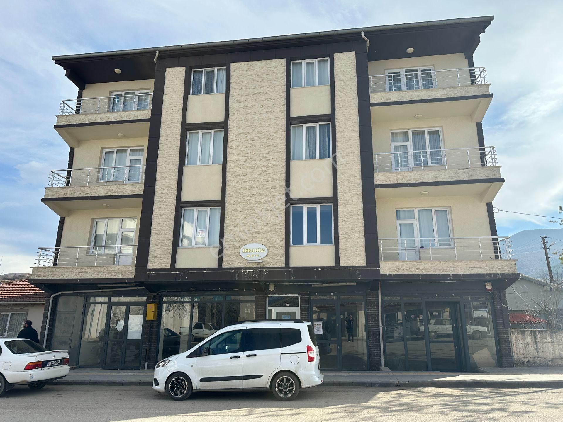 Pazar Merkez Kiralık Dükkan & Mağaza Yankı'dan Pazar Atatürk Caddesin'de 500 M2 Kiralık 1+1 Dükkan