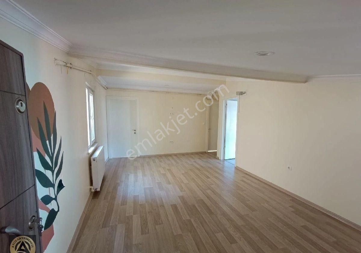 Sarıyer Tarabya Kiralık Daire Sarıyer Tarabya Mahallesi'nde 2+1 Çatı Katı Daire.