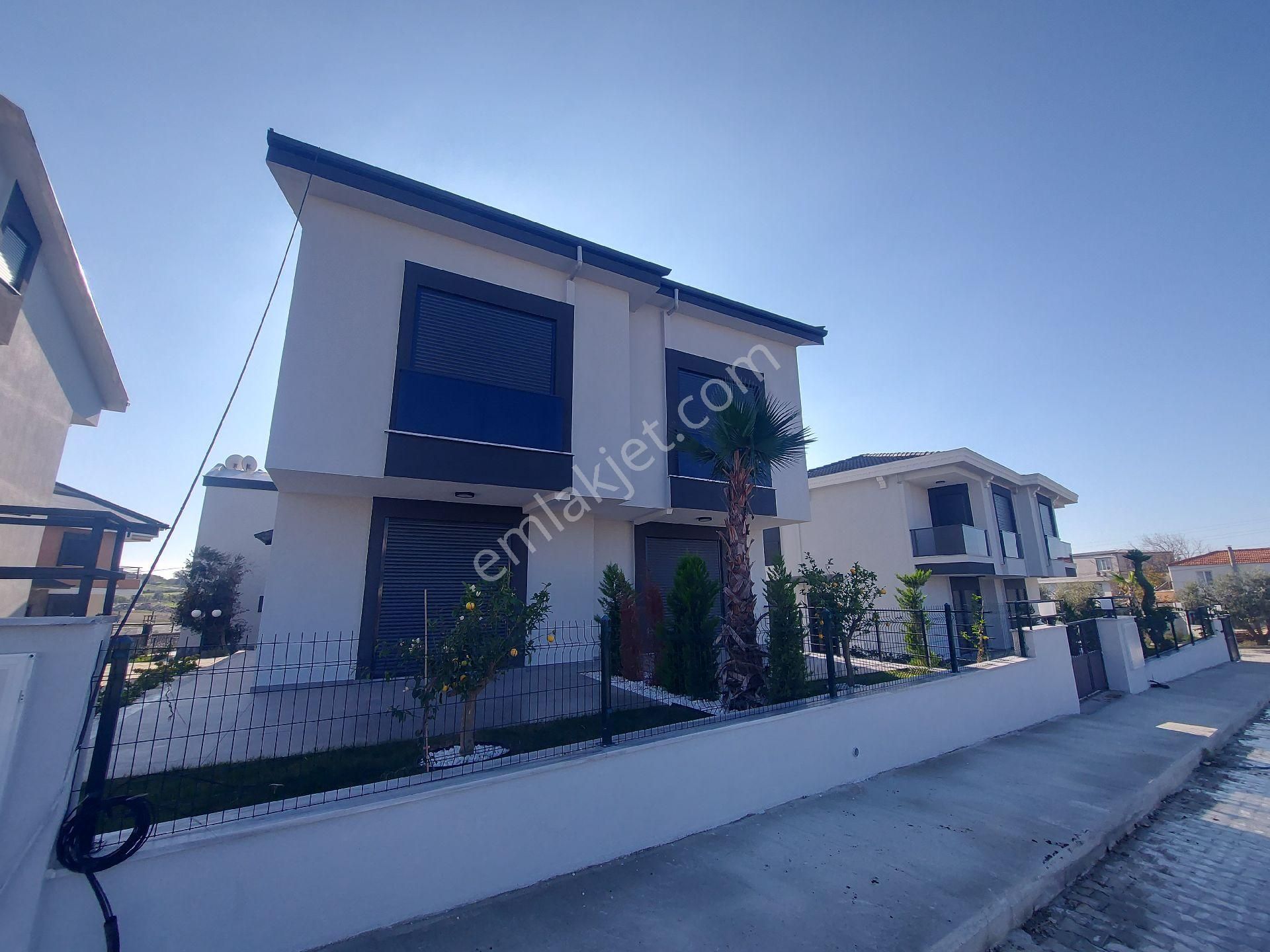 Didim Hisar Satılık Villa Havuzlu Sitede Satılık Bahçeli Villalar