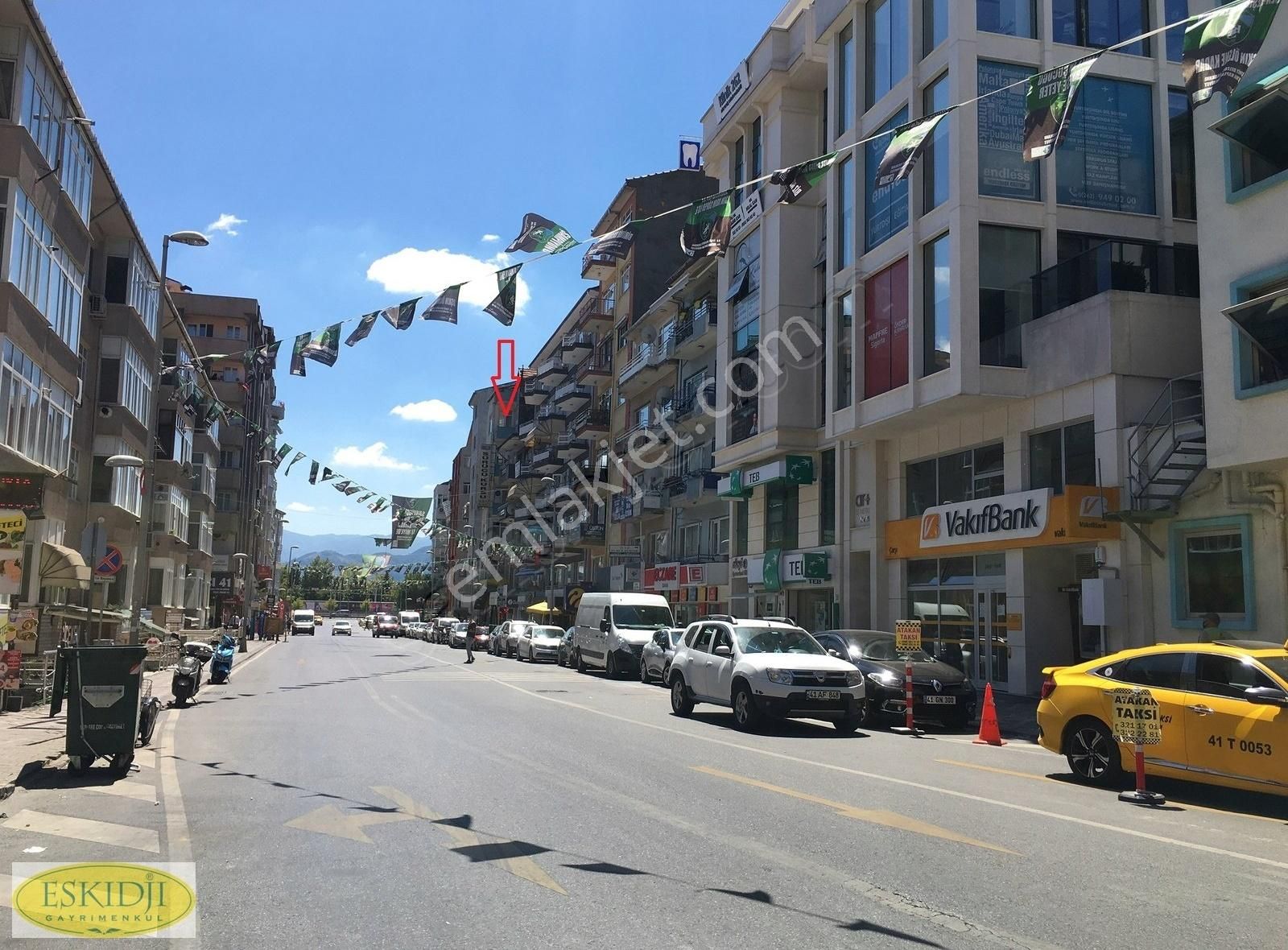 İzmit Karabaş Satılık Bina Eskidjiden İzmit Merkezde Ana Cadde Üzerinde 7 Adet Tapulu Bina