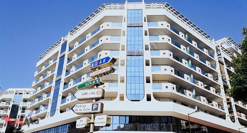 Bağlar Bağcılar Kiralık Plaza Şanlıurfa Yolu Üstünde 3 Katlı 3150 M2 Kiralık Plaza