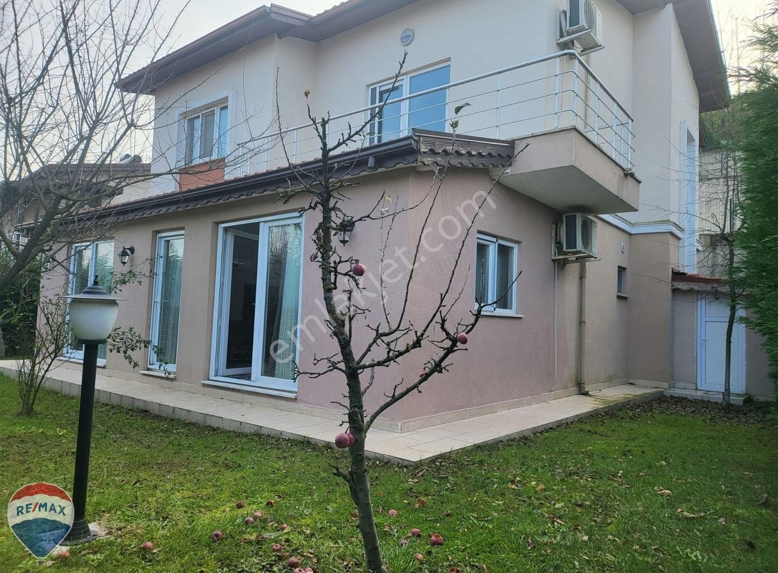 Sapanca Kurtköy Dibektaş Satılık Villa Remax Mavi'den Dibektaş'da Site İçi Müstakil Satılık Villa