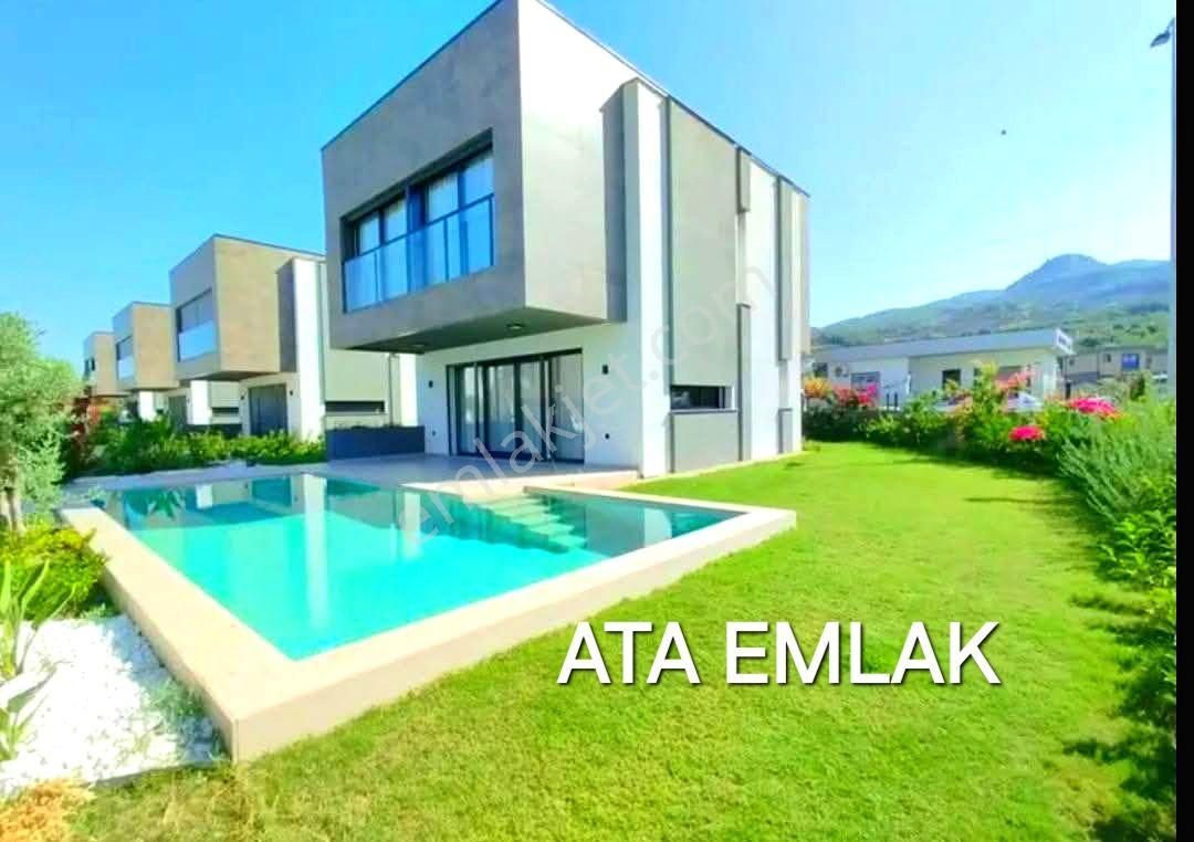 Kuşadası Güzelçamlı Satılık Villa Güzelçamlıda Özel Havuzlu Ful Eşyalı Köşe Konumlu Bahçeli Villa