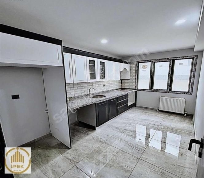 Arnavutköy Taşoluk Satılık Daire Acil Taşoluk'da 2+1 90 M2 Dekorlu Lüx Daire Metro Mevki