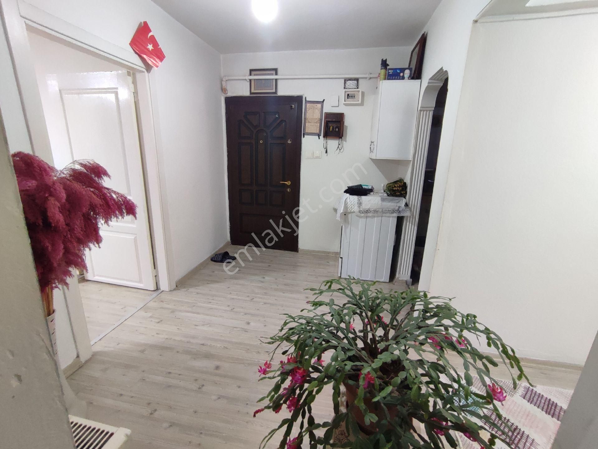 Erzen Emlak İstanbul Gaziosmanpaşa Yıldıztabya Cuma Pazarı Orada - Görsel 3