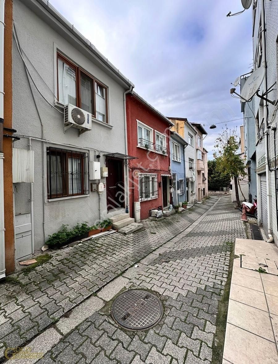 Üsküdar Doğancılarda 2 Katlı Müstakil Satılık Bina - Görsel 2