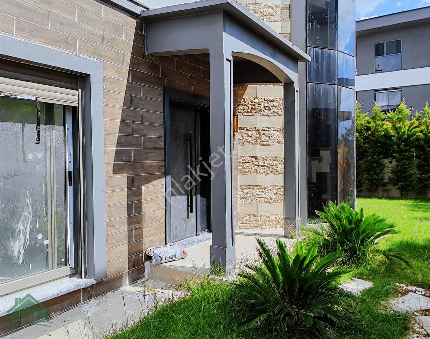 Müstakil Havuzlu Asansörlü 7+1 Villa - Görsel 4