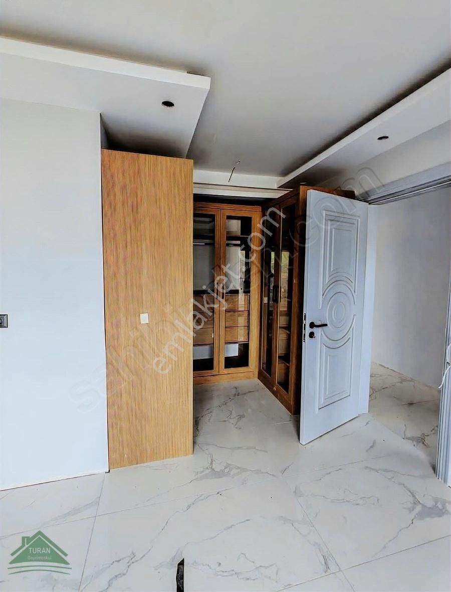 Müstakil Havuzlu Asansörlü 7+1 Villa - Görsel 17