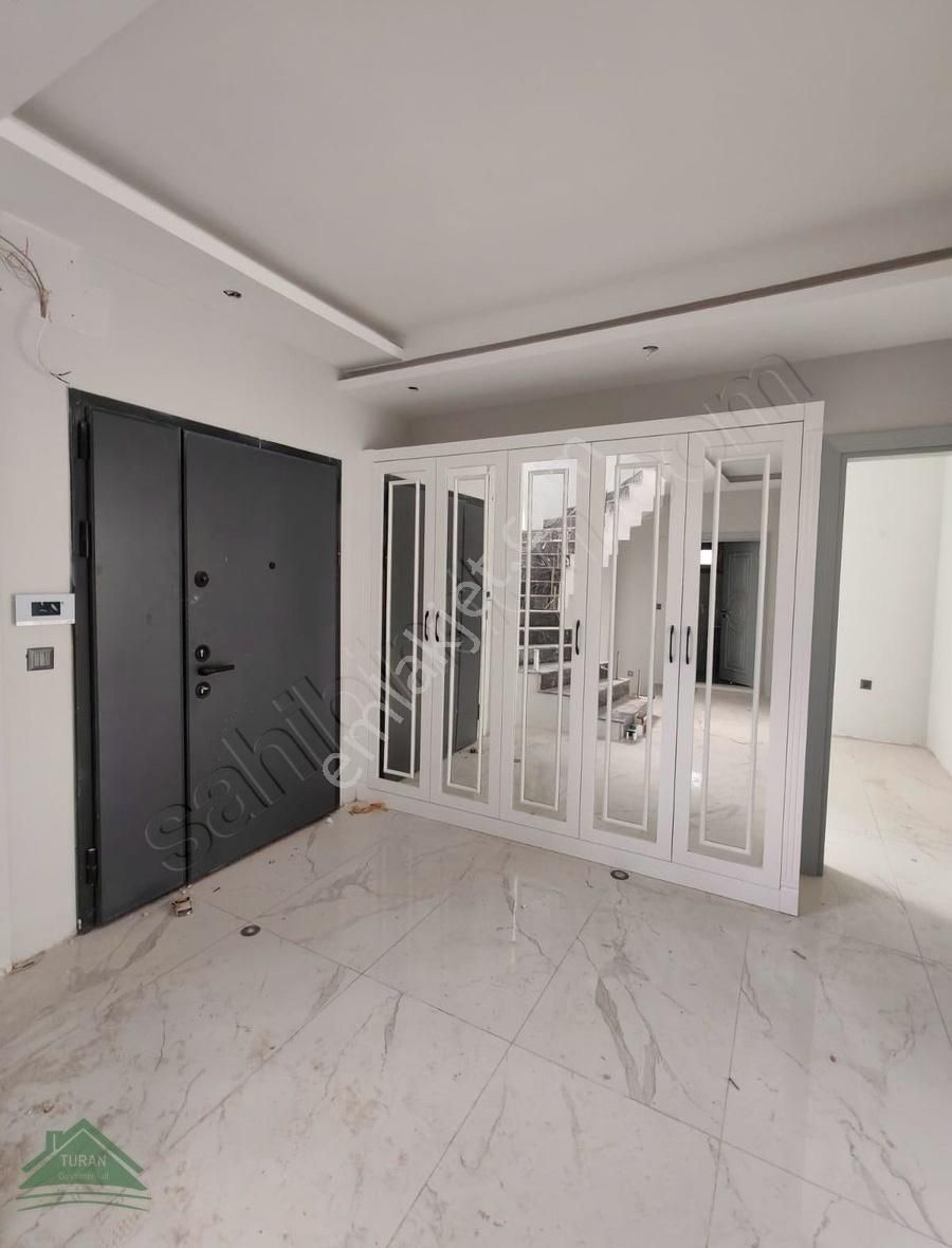 Müstakil Havuzlu Asansörlü 7+1 Villa - Görsel 23