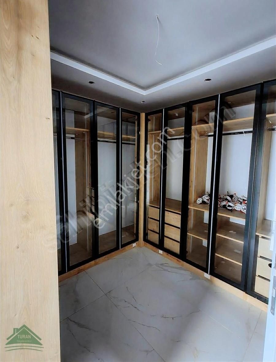 Müstakil Havuzlu Asansörlü 7+1 Villa - Görsel 31