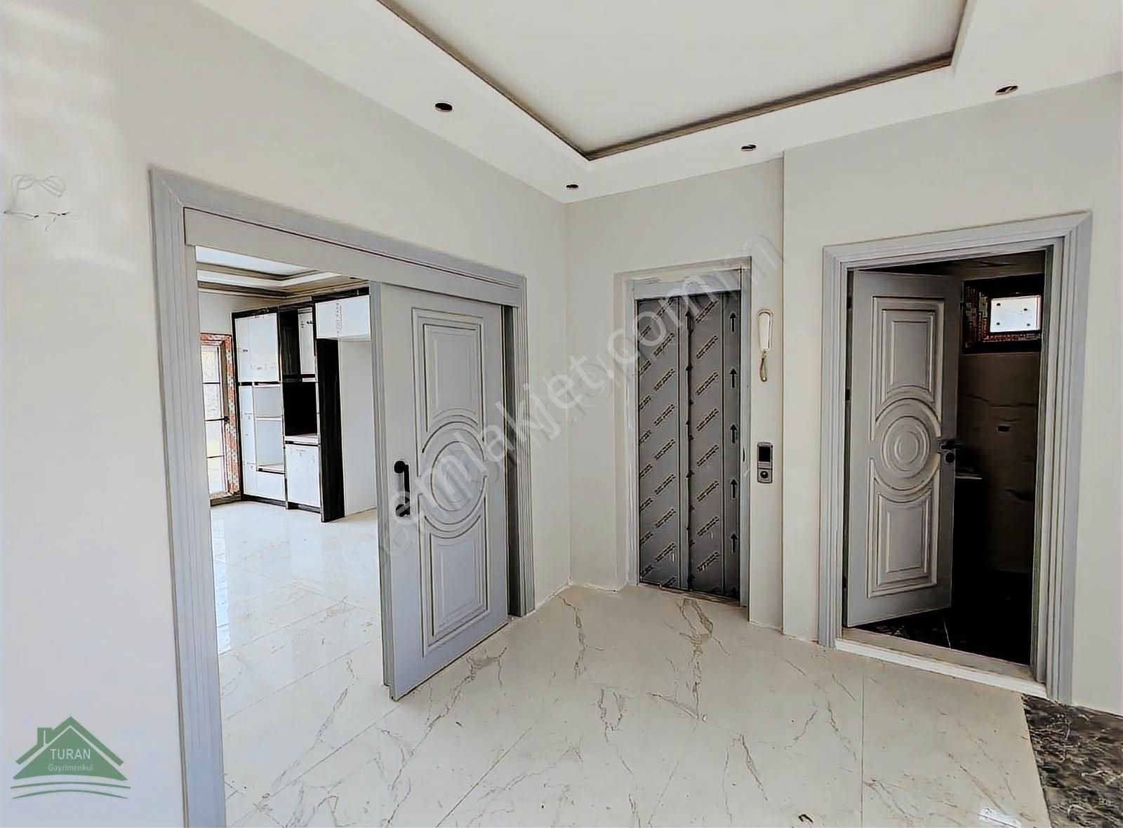 Müstakil Havuzlu Asansörlü 7+1 Villa - Görsel 15