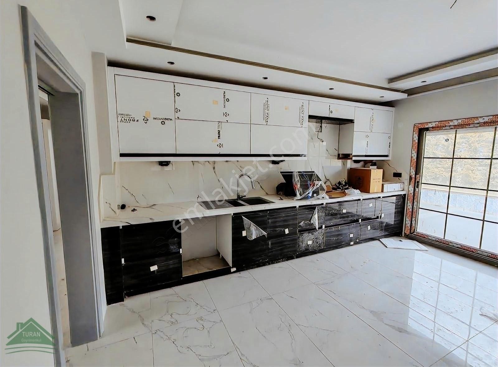 Müstakil Havuzlu Asansörlü 7+1 Villa - Görsel 3