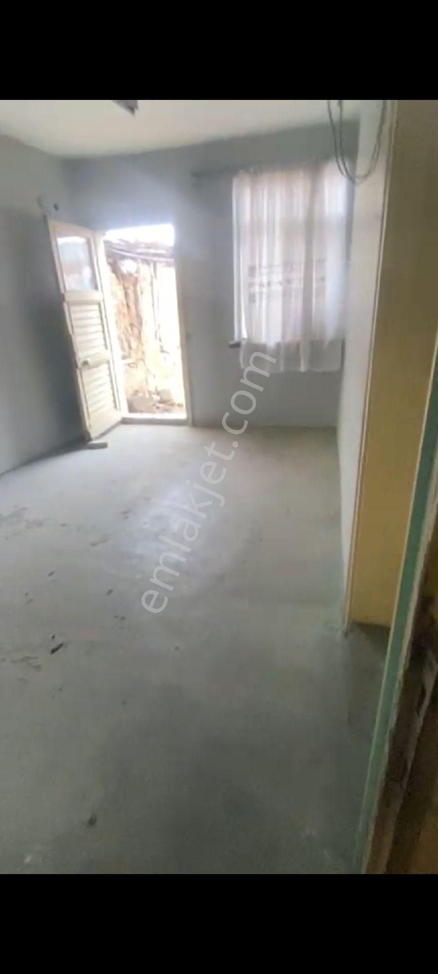 Odunpazarı Alanönü Kiralık Daire Eskişehir Odunpazarinda Müstakil 2 Katlı Bina Giriş 2+1 Sobalı