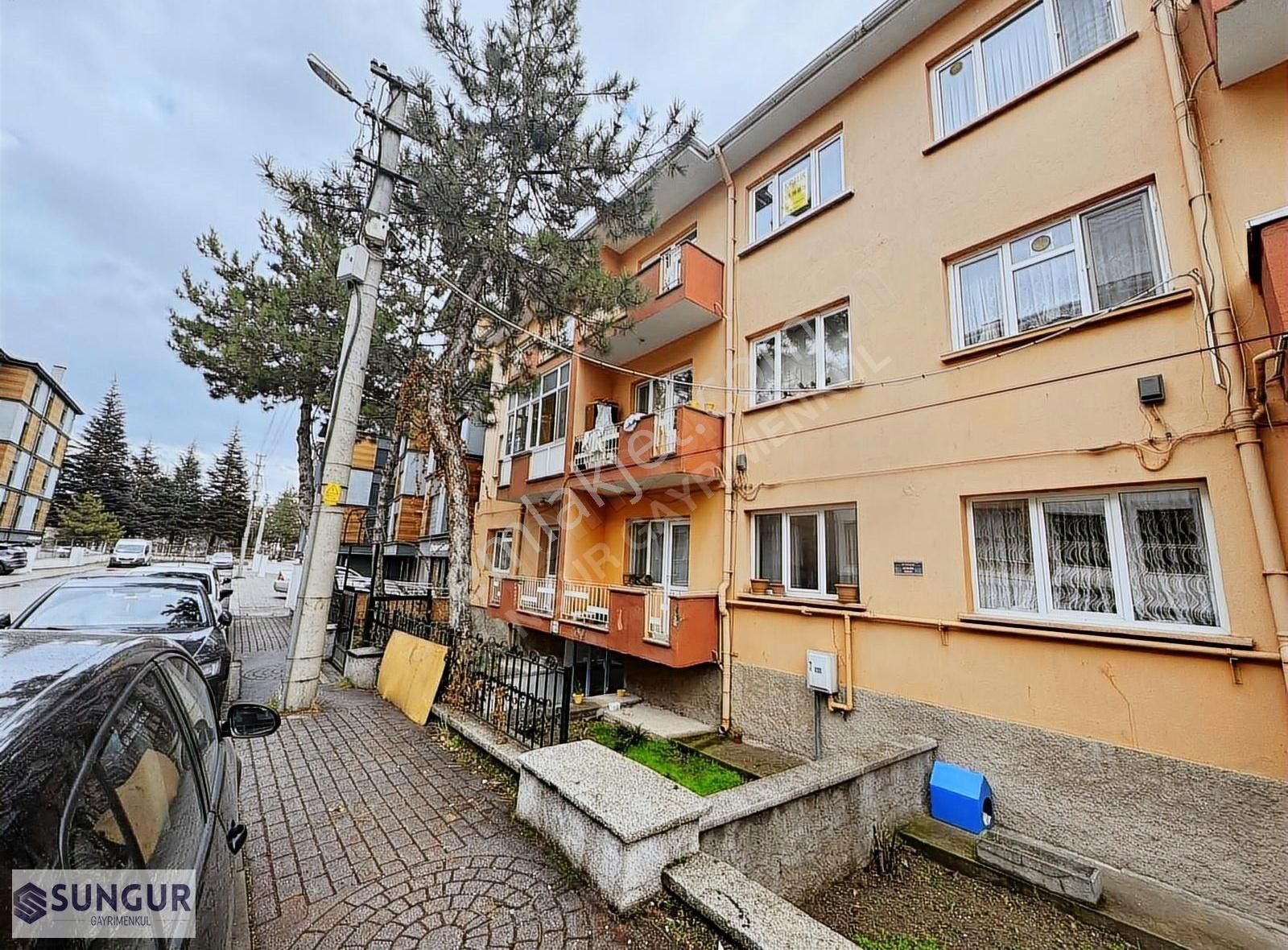 Odunpazarı Kırmızıtoprak Kiralık Daire Sungur'dan Kırmızıtoprak'ta Geniş Bakımlı 2+1 Kiralık Daire