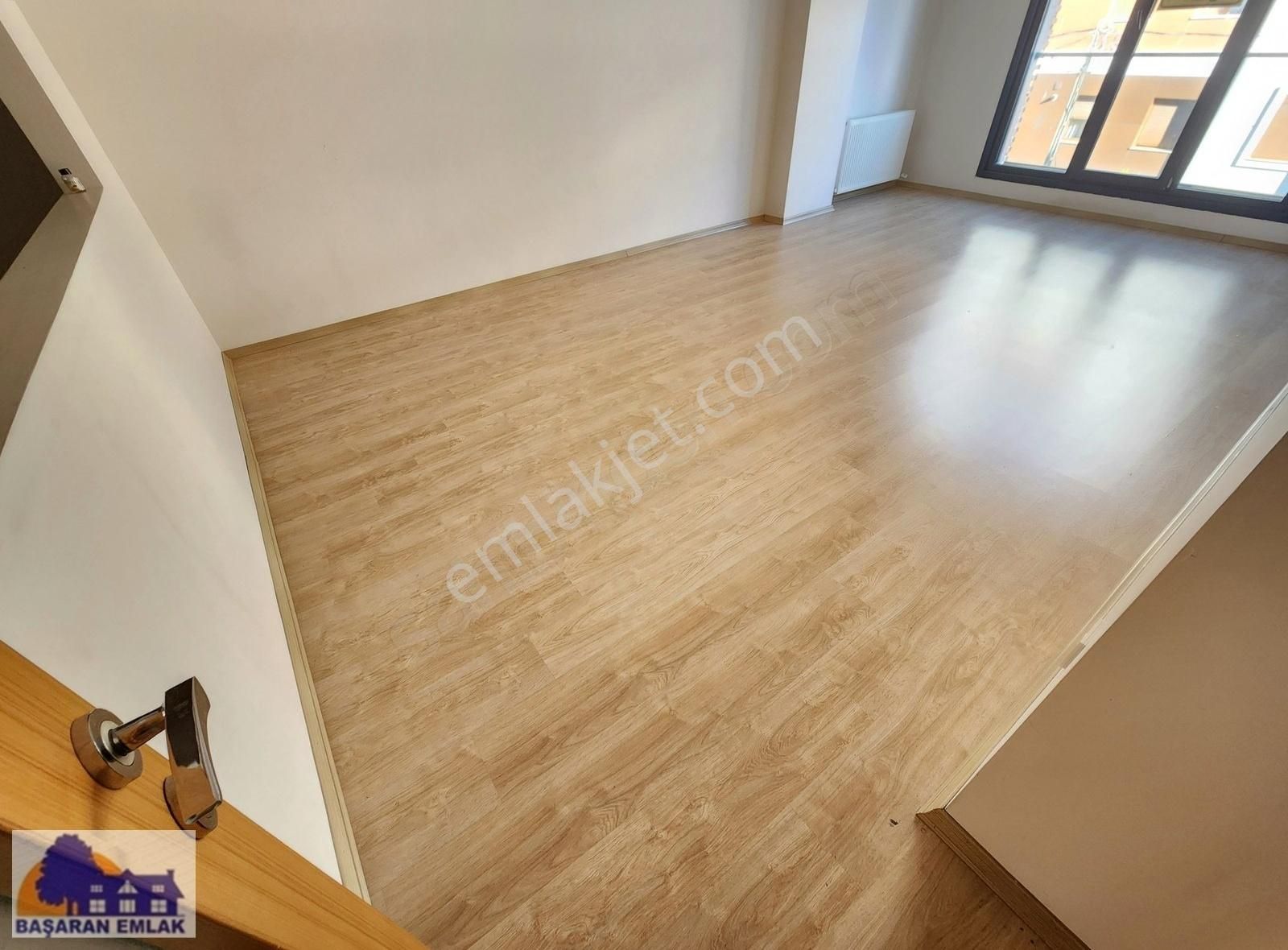 Maltepe İdealtepe Satılık Daire İdealtepe De Harika Konum Da Ara Kat Ebeveyn Banyolu 3+1 Daire