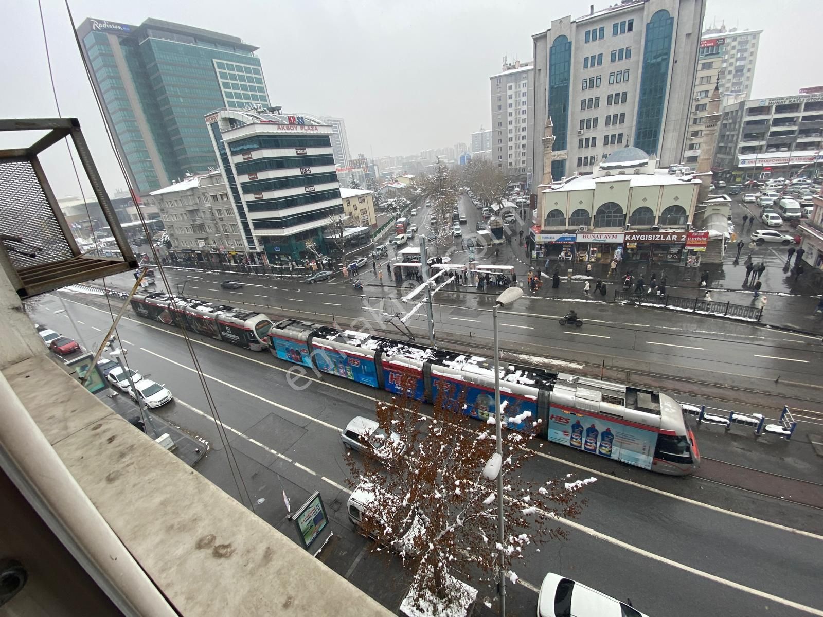 Kayseri Sivas Caddesi'nde Mükemmel Konumda Kiralık Ofis