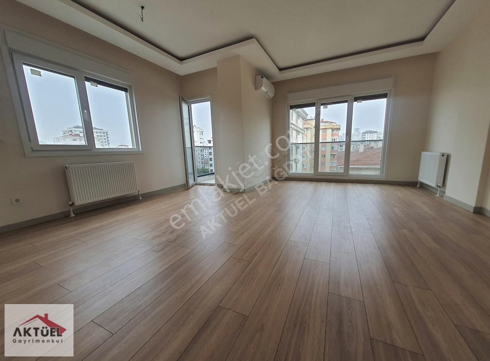 Kadıköy Göztepe Satılık Daire Özgürlük Parkı Ve Marmaray Yakını 125m² Balkonlu 3+1