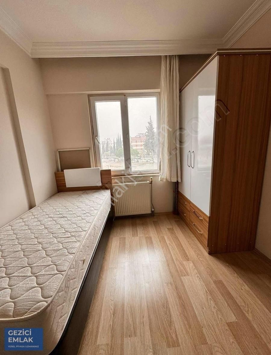 Kilis Merkez Ekrem Çetin Kiralık Daire Gezici Emlak'tan Kiralık 1+1 Stüdyo Daire