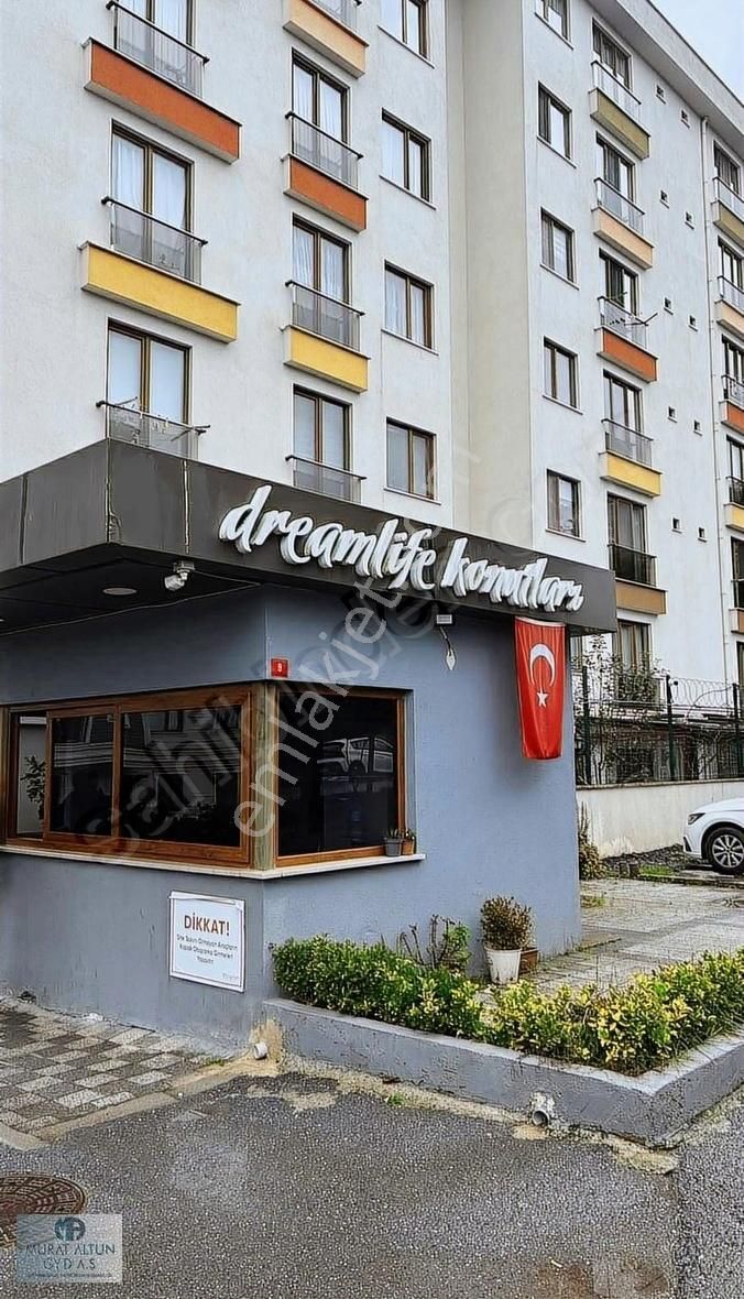 Çekmeköy Alemdağ Kiralık Daire Çekmeköy Alemdağ Da 2+2 Çatı Dubleks Kiralık Daire Site İçinde