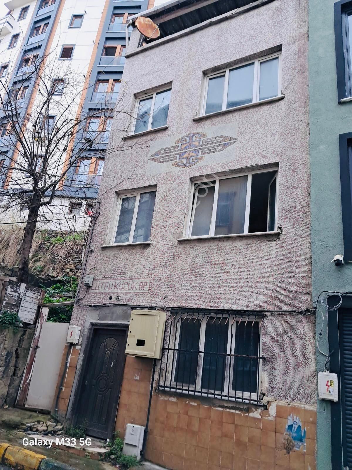 Beyoğlu Piri Paşa Satılık Daire Satılık Bina